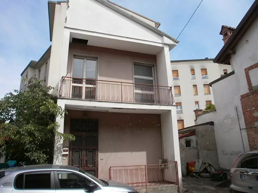 Immagine 3 di Casa indipendente in vendita  in Via Roma a Nova Milanese