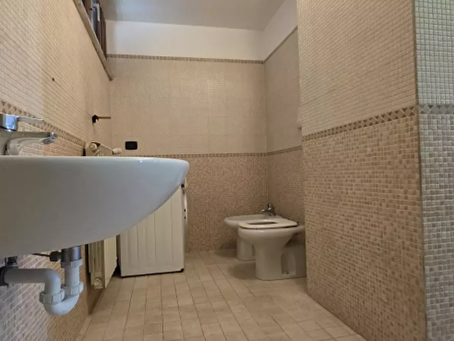 Immagine 13 di Appartamento in vendita  in Olivo Favaron 47 a Nova Milanese