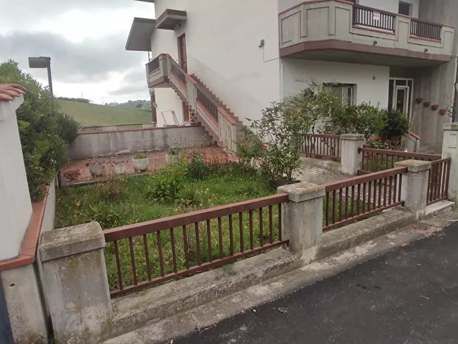 Immagine 3 di Appartamento in vendita  in Contrada Galvoni 32 a Castignano