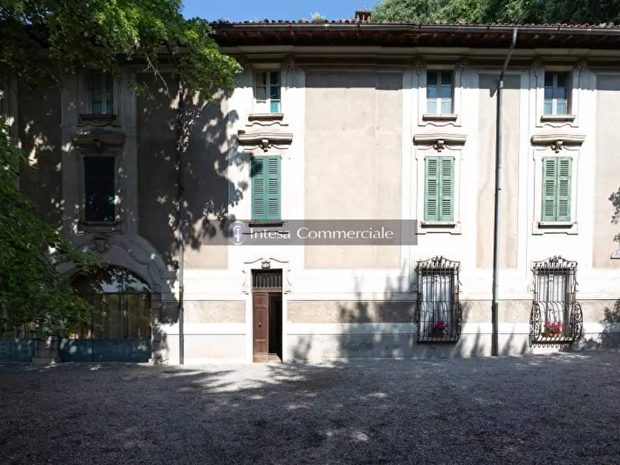 Immagine 5 di Palazzo in vendita  a Brescia