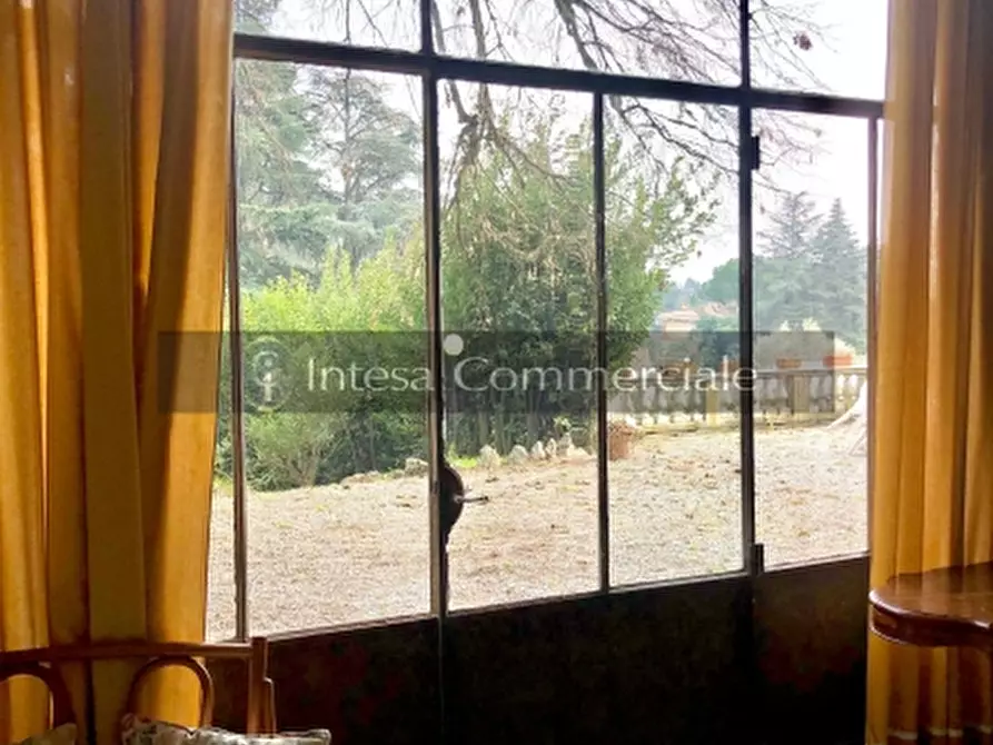 Immagine 14 di Palazzo in vendita  a Brescia