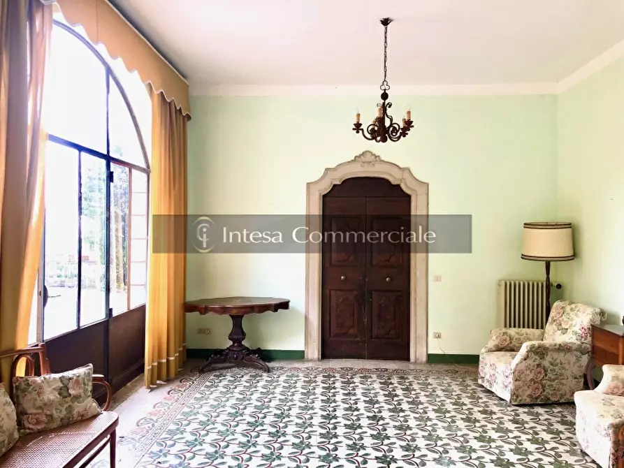 Immagine 16 di Palazzo in vendita  a Brescia