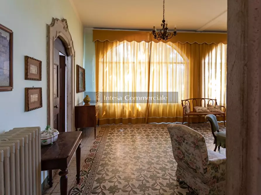 Immagine 17 di Palazzo in vendita  a Brescia