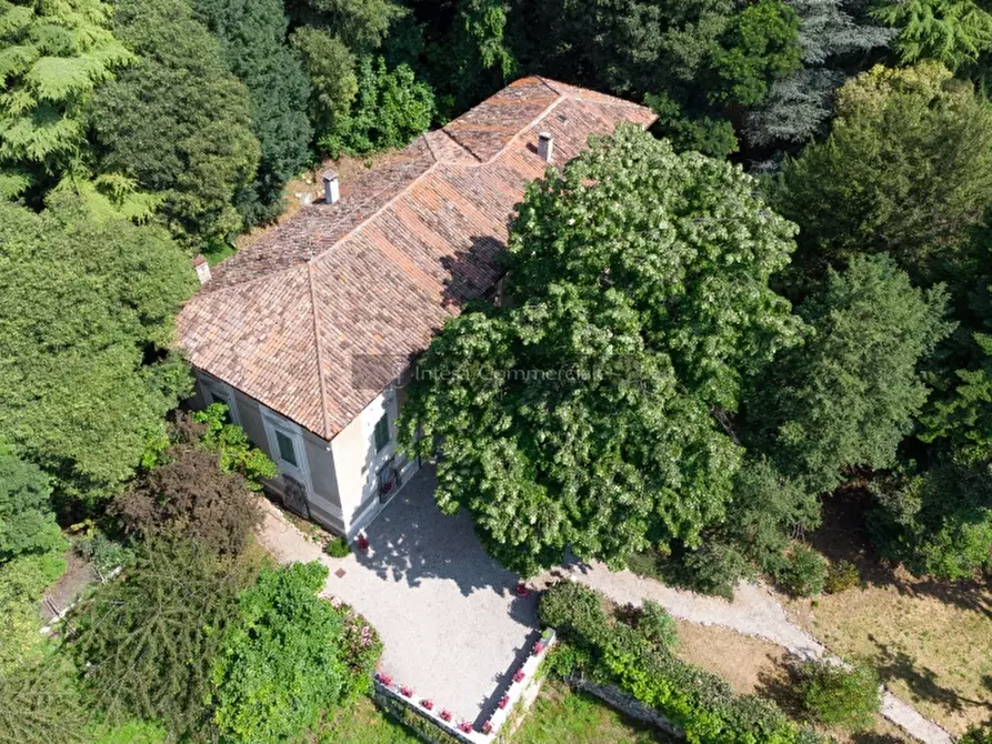 Immagine 18 di Palazzo in vendita  a Brescia