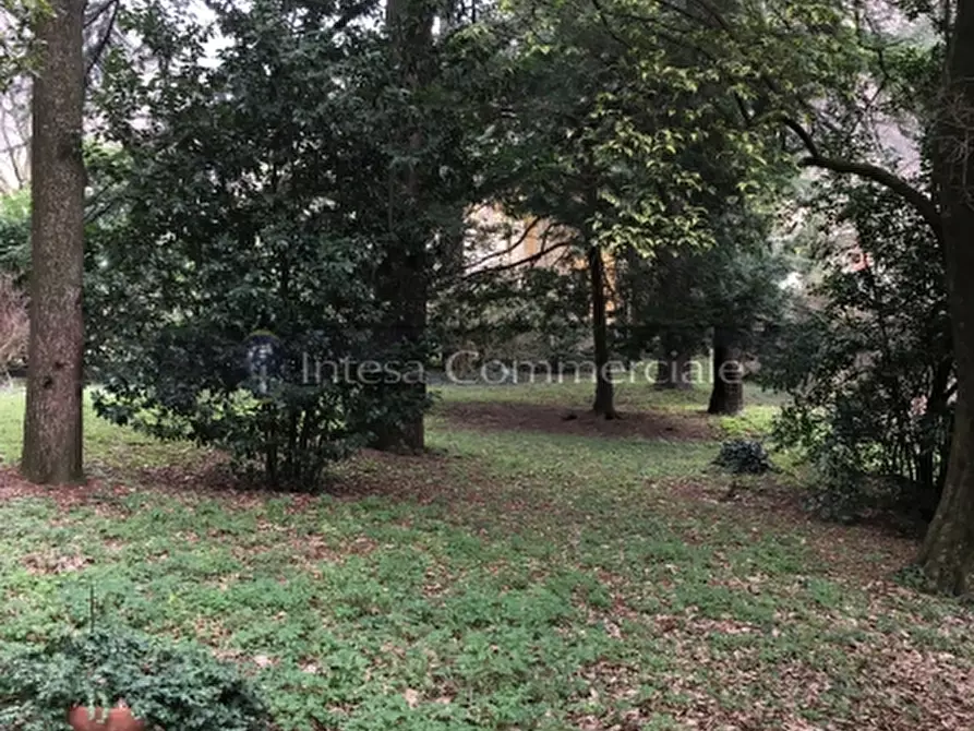 Immagine 12 di Palazzo in vendita  a Brescia