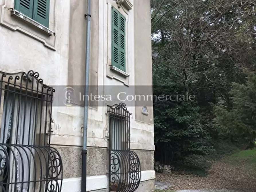 Immagine 20 di Palazzo in vendita  a Brescia