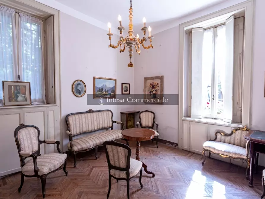 Immagine 23 di Palazzo in vendita  a Brescia