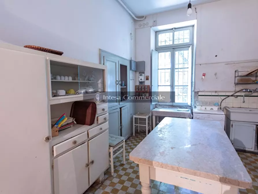 Immagine 24 di Palazzo in vendita  a Brescia