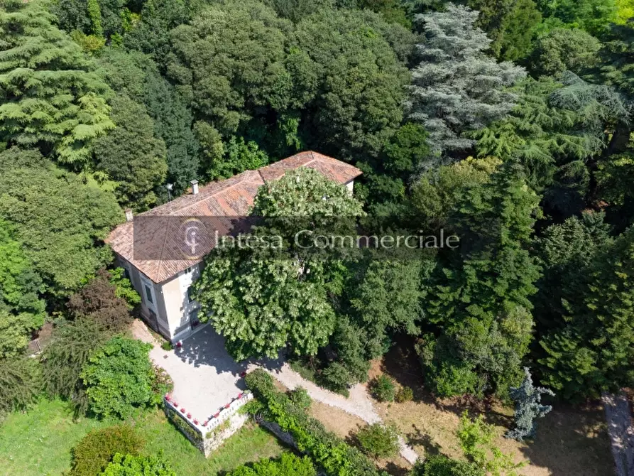 Immagine 6 di Palazzo in vendita  a Brescia