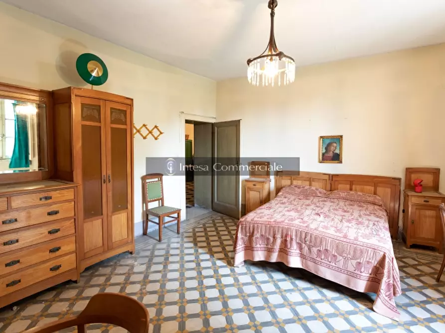 Immagine 29 di Palazzo in vendita  a Brescia