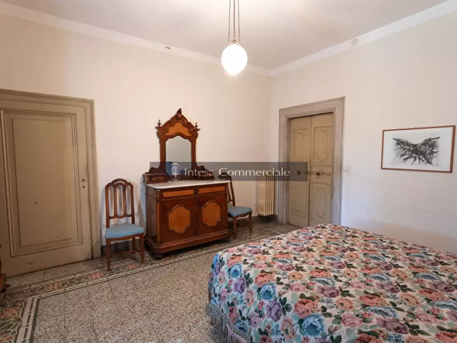 Immagine 31 di Palazzo in vendita  a Brescia