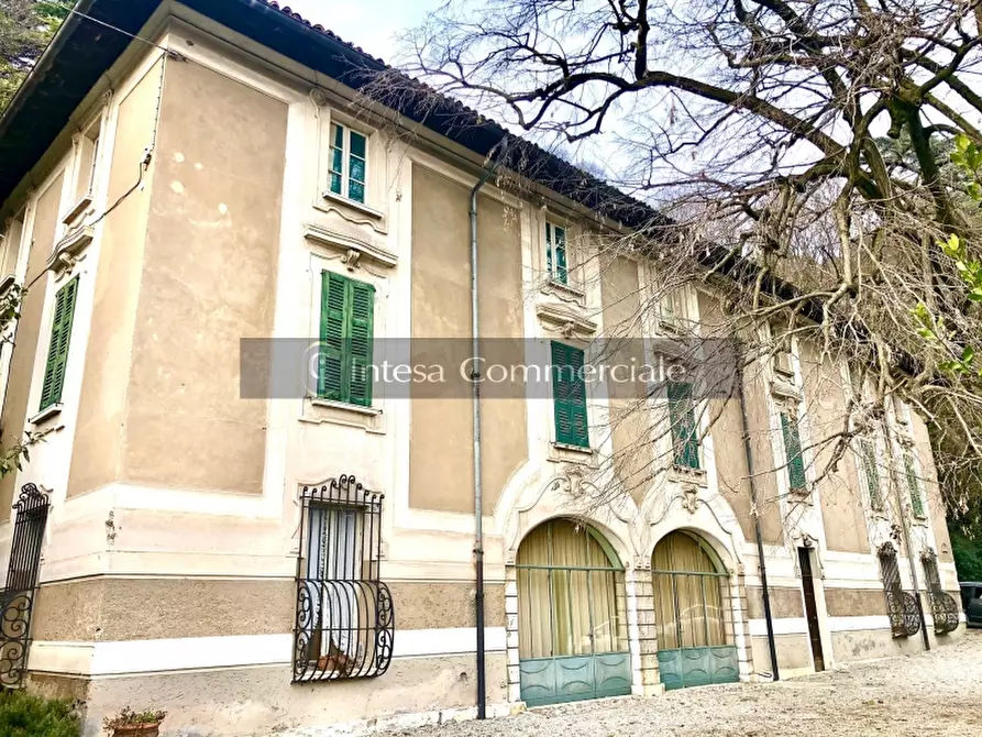 Immagine 7 di Palazzo in vendita  a Brescia