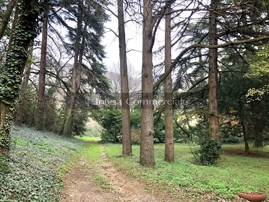 Immagine 9 di Palazzo in vendita  a Brescia