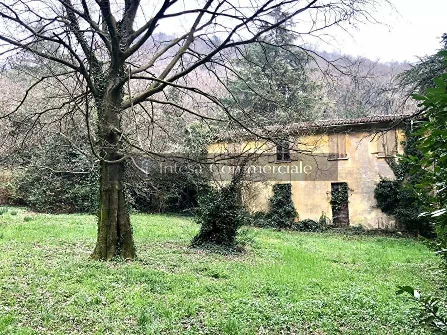 Immagine 32 di Palazzo in vendita  a Brescia