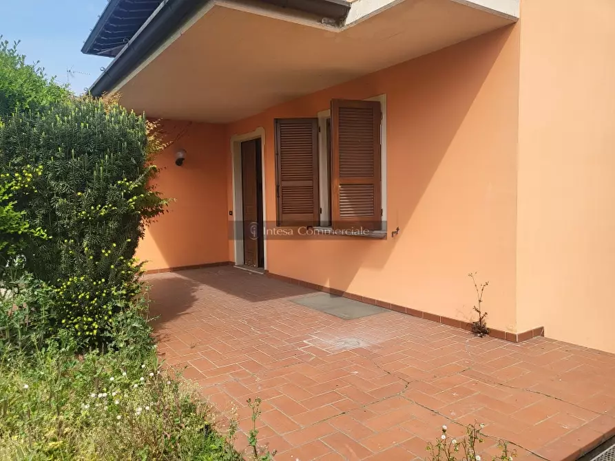 Immagine 2 di Villa in vendita  a Travagliato