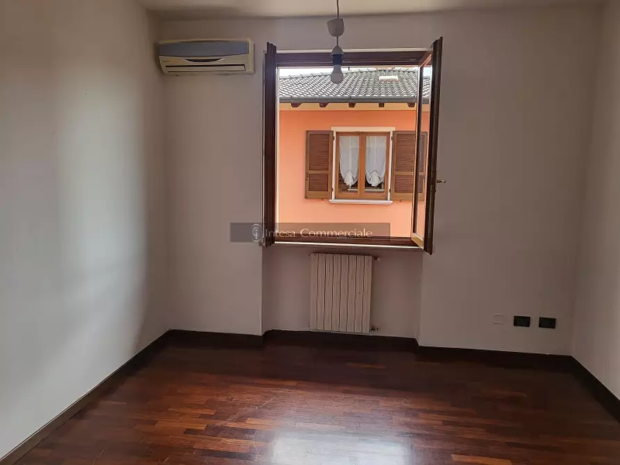 Immagine 17 di Villa in vendita  a Travagliato