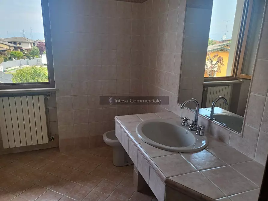 Immagine 16 di Villa in vendita  a Travagliato