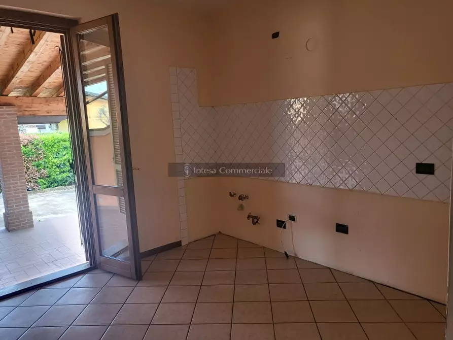 Immagine 7 di Villa in vendita  a Travagliato