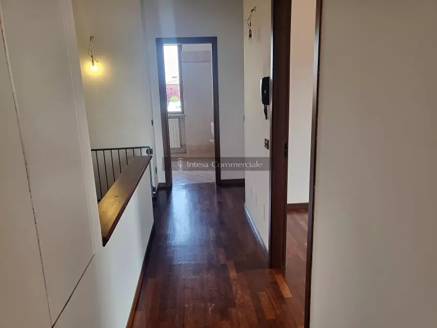 Immagine 11 di Villa in vendita  a Travagliato