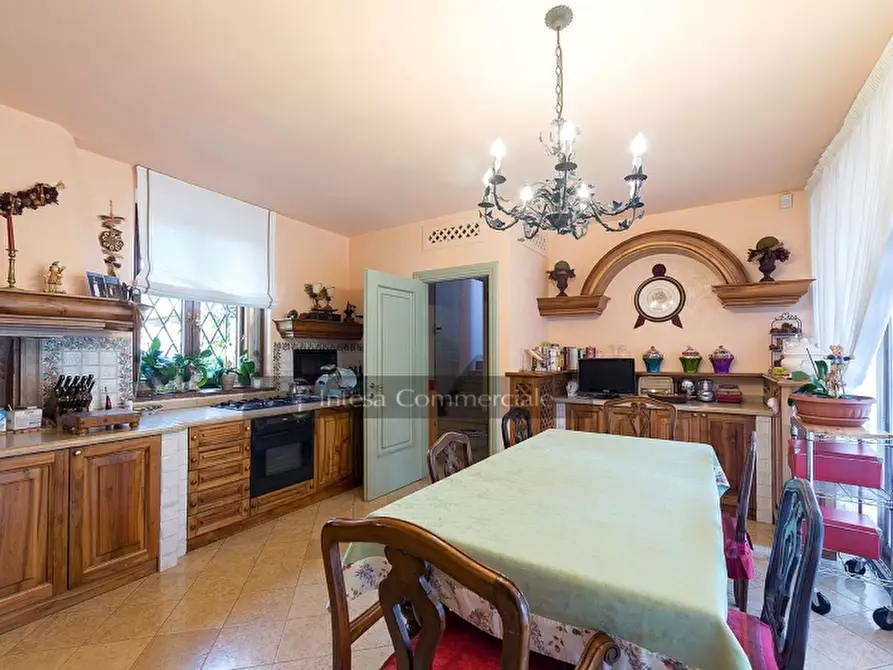 Immagine 11 di Appartamento in vendita  a Brescia