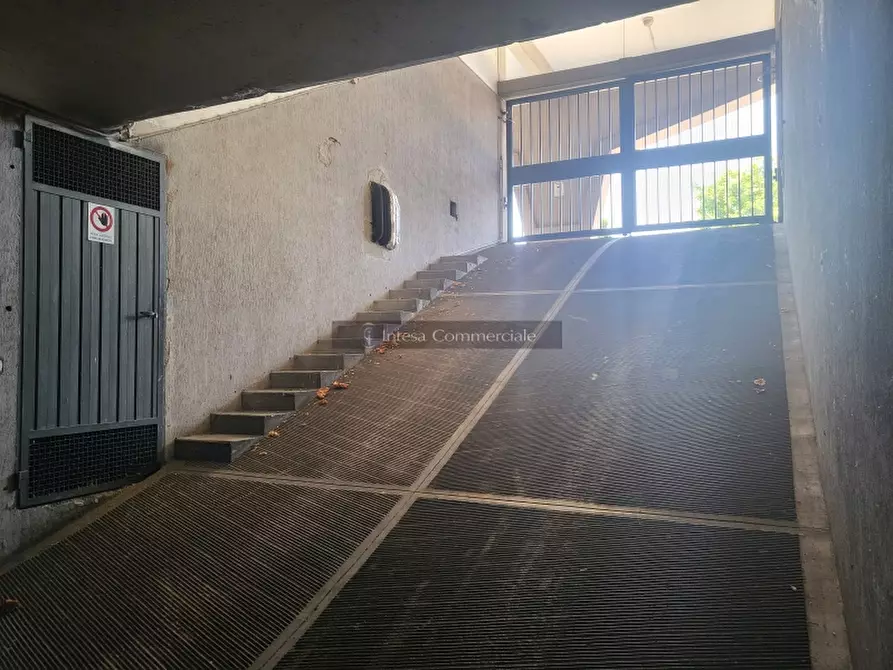 Immagine 3 di Magazzino in affitto  in VIA LAMARMORA a Brescia