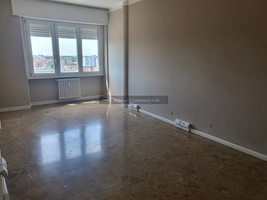 Immagine 3 di Ufficio in affitto  a Brescia