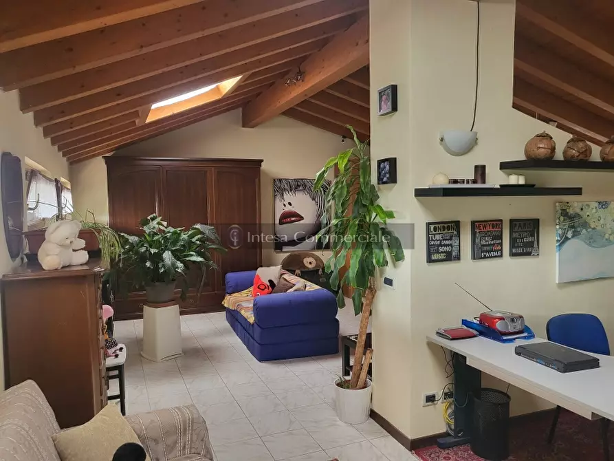Immagine 31 di Appartamento in vendita  a Botticino
