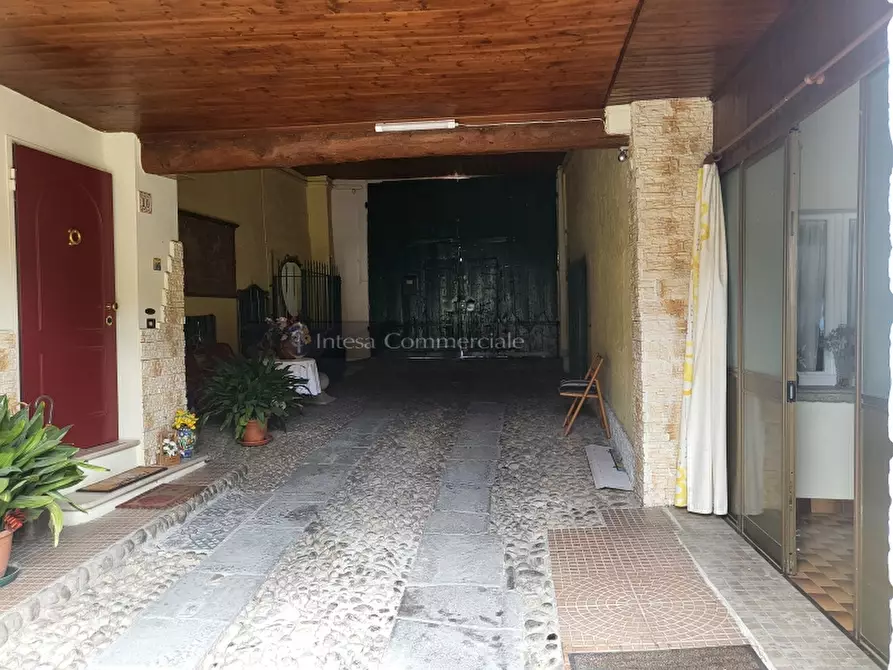 Immagine 11 di Appartamento in vendita  a Botticino