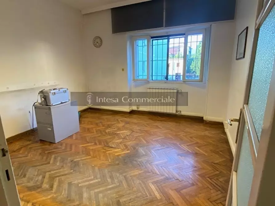 Immagine 4 di Ufficio in vendita  a Brescia