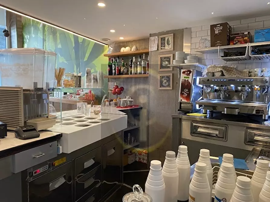 Immagine 5 di Negozio in vendita  in PIAZZA VITTORIA a Brescia