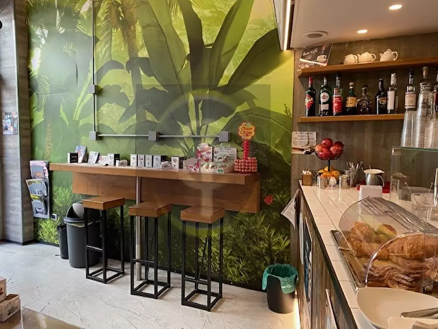 Immagine 2 di Negozio in vendita  in PIAZZA VITTORIA a Brescia