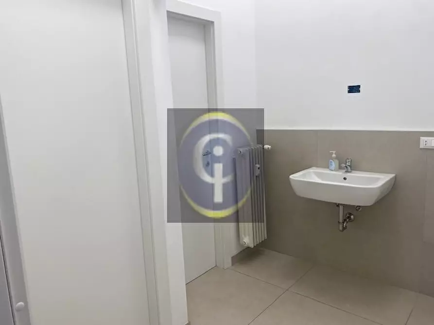 Immagine 5 di Negozio in affitto  in VIALE DUCA DEGLI ABRUZZI a Brescia