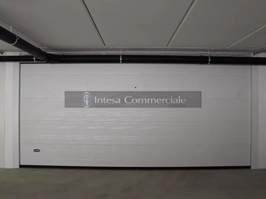 Immagine 8 di Negozio in vendita  a Brescia