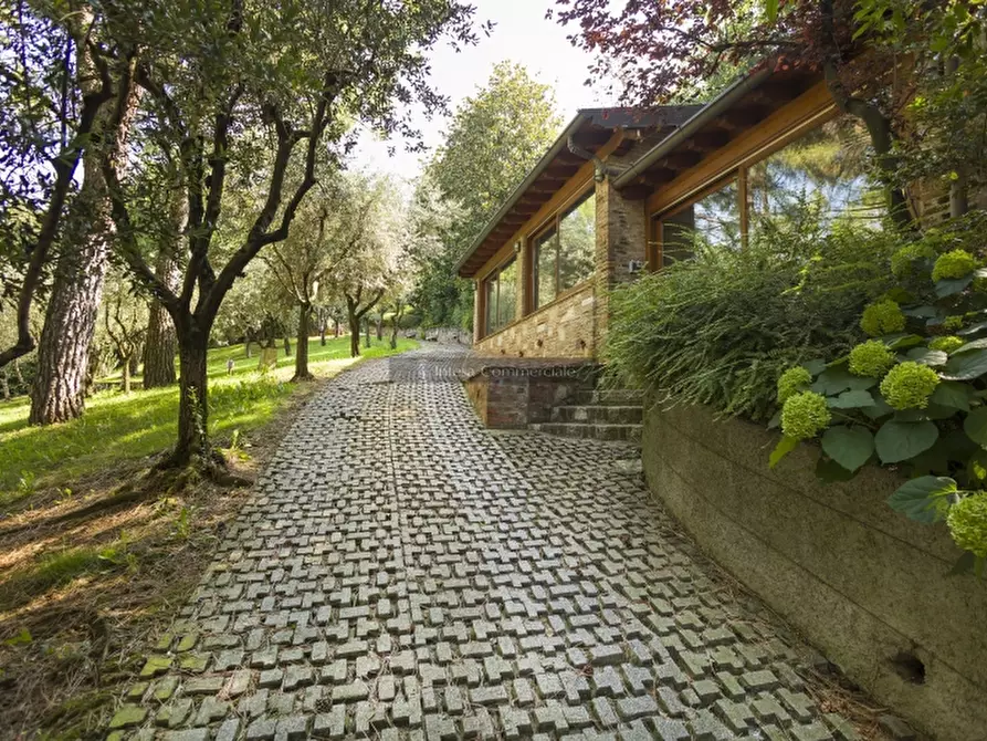 Immagine 21 di Villa in vendita  a Brescia
