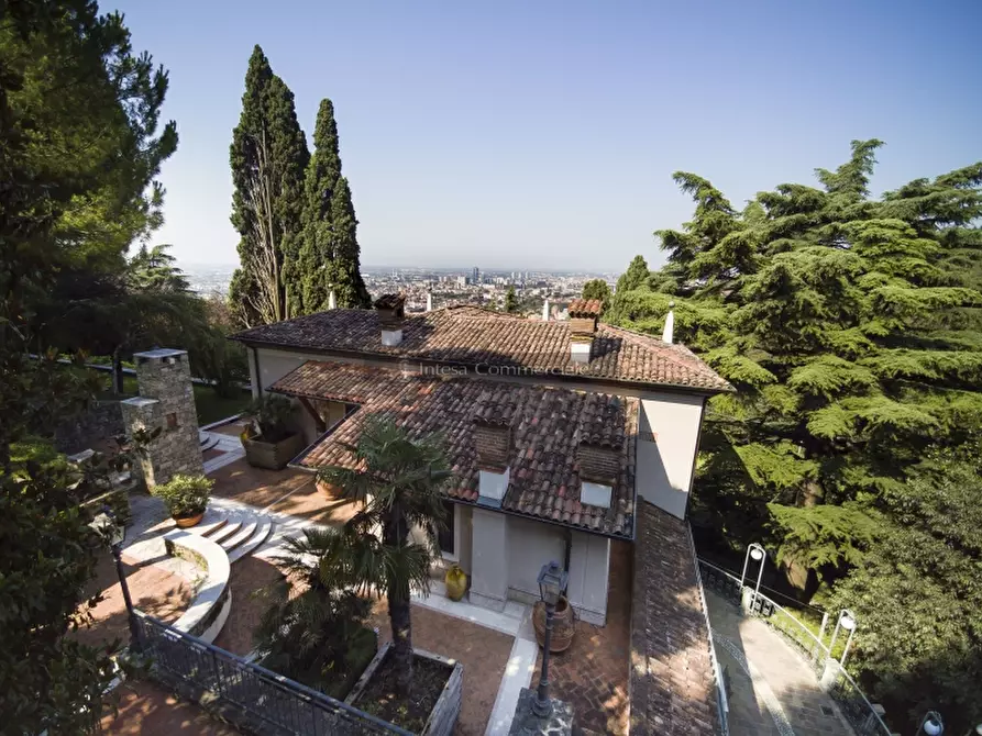 Immagine 19 di Villa in vendita  a Brescia