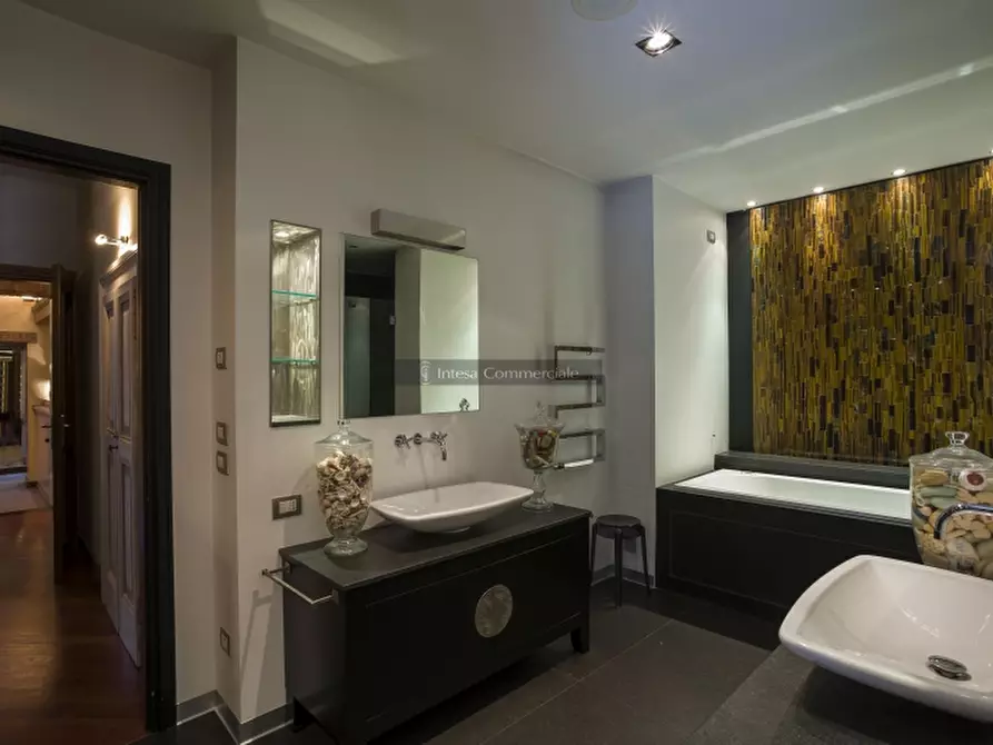 Immagine 38 di Villa in vendita  a Brescia