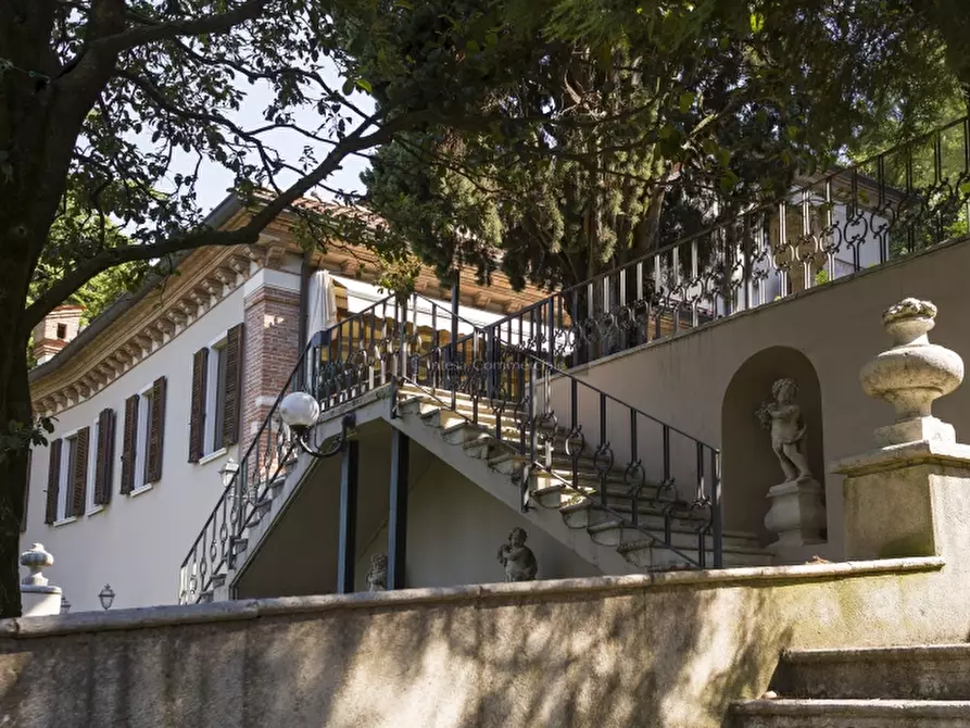 Immagine 8 di Villa in vendita  a Brescia