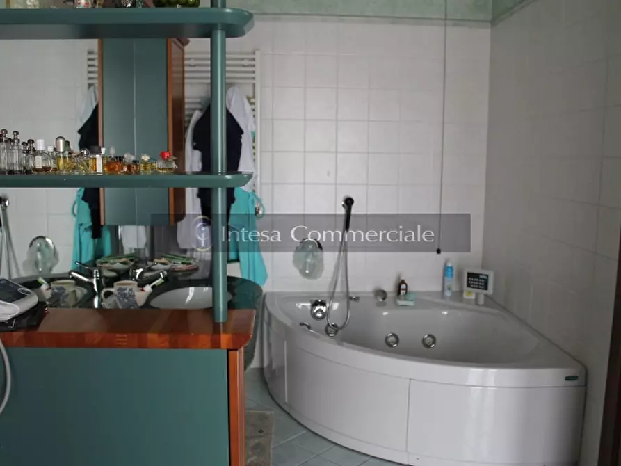 Immagine 15 di Villa in vendita  a Concesio