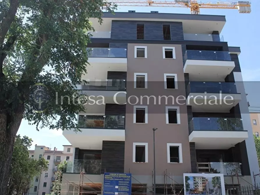 Immagine 3 di Negozio in vendita  a Brescia