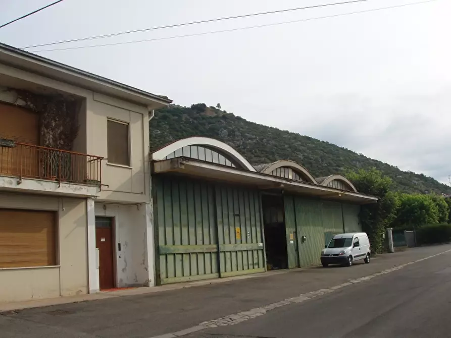 Immagine 1 di Locale commerciale in vendita  a Mazzano