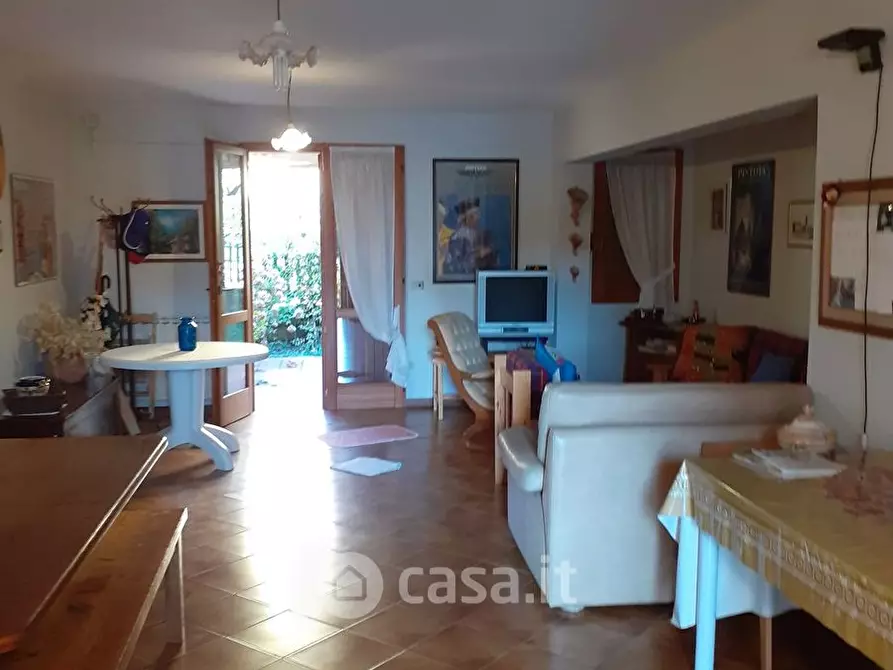 Immagine 5 di Casa bifamiliare in vendita  a Marliana