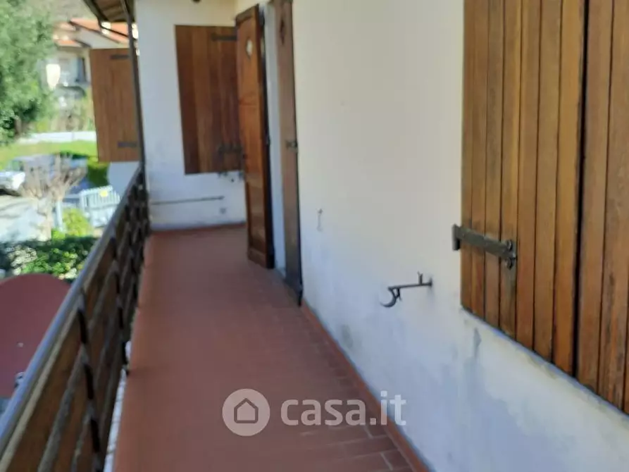 Immagine 9 di Casa bifamiliare in vendita  a Marliana