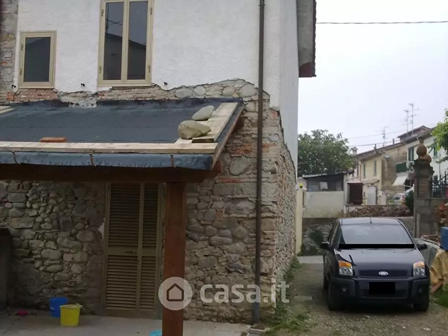 Immagine 1 di Casa indipendente in vendita  a Pistoia