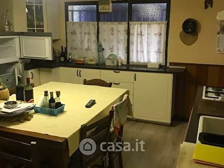 Immagine 1 di Villa in vendita  a Pistoia