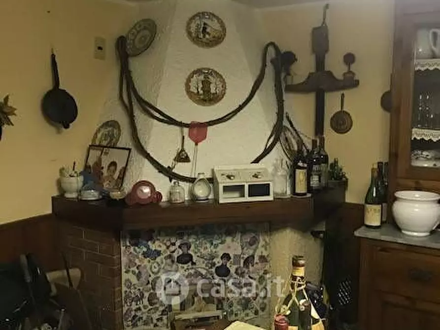 Immagine 2 di Villa in vendita  a Pistoia