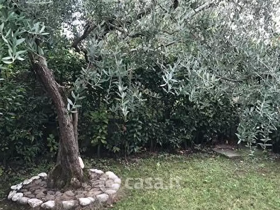 Immagine 9 di Villa in vendita  a Pistoia