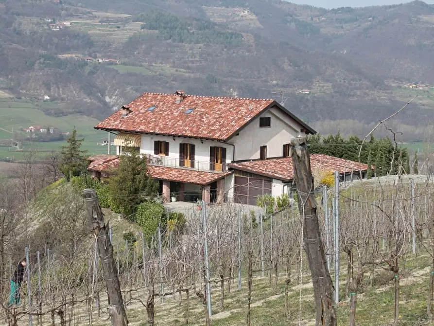 Immagine 1 di Villa in vendita  a Montechiaro D'acqui