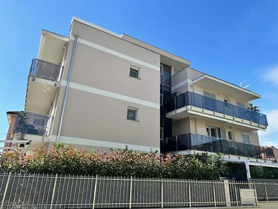 Immagine 8 di Appartamento in vendita  in VIA SANT'ISIDORO 3 a Loano