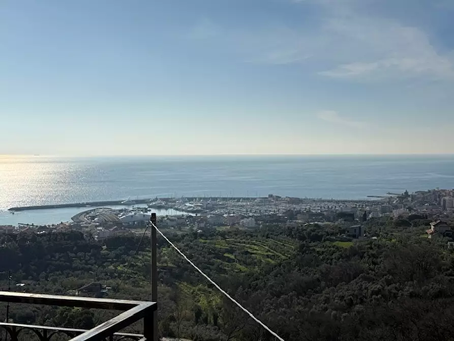 Immagine 2 di Villa in vendita  a Pietra Ligure