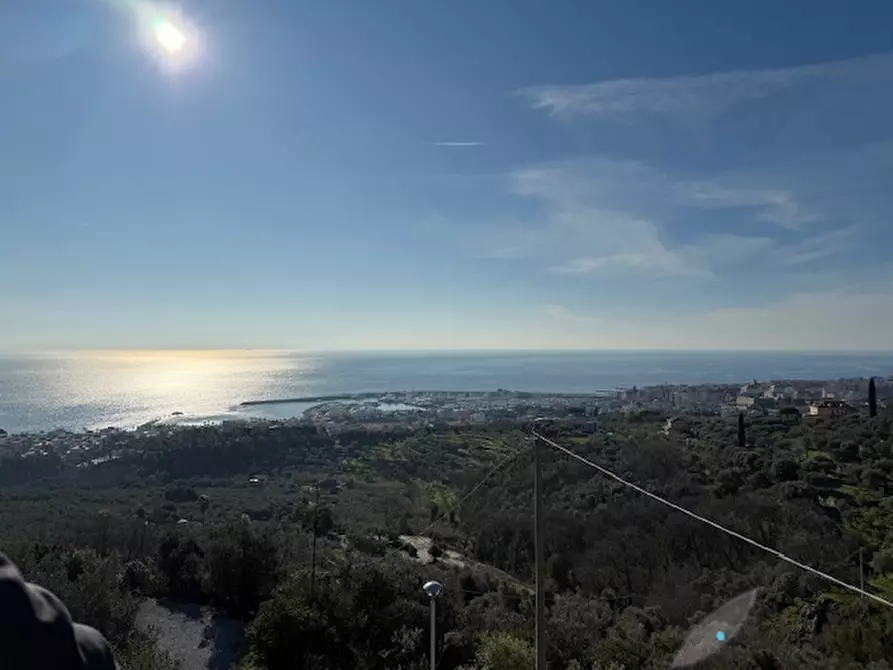 Immagine 11 di Villa in vendita  a Pietra Ligure